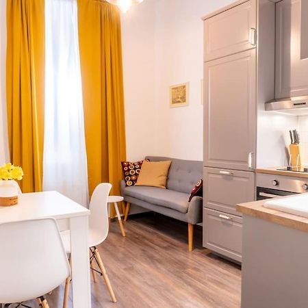 Central And Comfy 2Bdr Apartment Near Parliament Belgrado Buitenkant foto