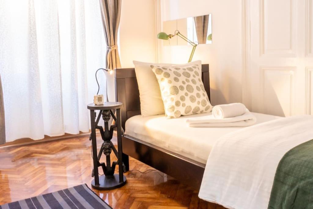 Central And Comfy 2Bdr Apartment Near Parliament Belgrado Buitenkant foto
