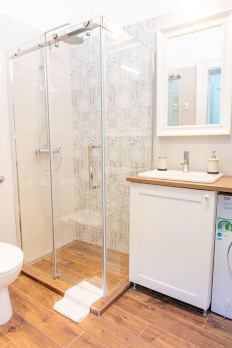 Central And Comfy 2Bdr Apartment Near Parliament Belgrado Buitenkant foto