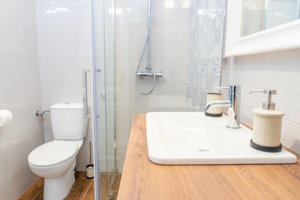 Central And Comfy 2Bdr Apartment Near Parliament Belgrado Buitenkant foto
