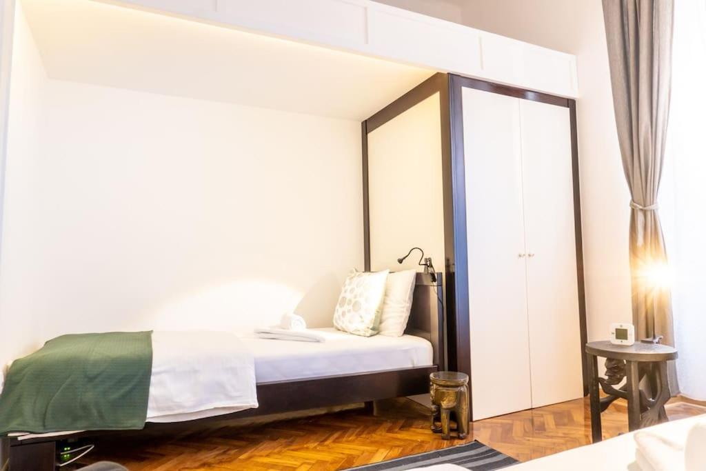 Central And Comfy 2Bdr Apartment Near Parliament Belgrado Buitenkant foto